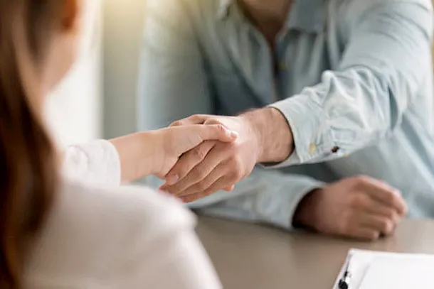 Cómo postularse y enviar tu currículum