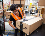 Amazon busca trabajadores de almacén en Granada: ofrece turnos flexibles y salario inicial de 10,42€ la hora